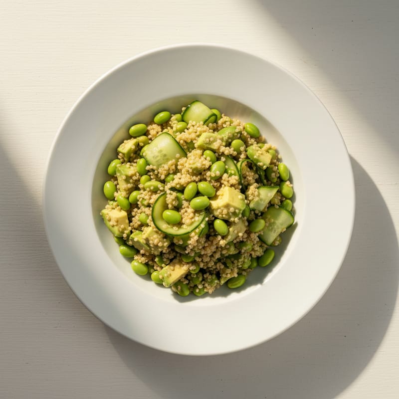 Salată de Quinoa cu Avocado și Edamame